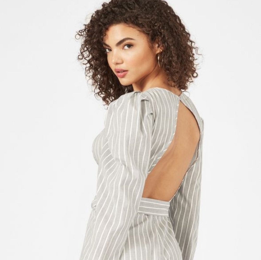 Puff Sleeve Backless Romper!